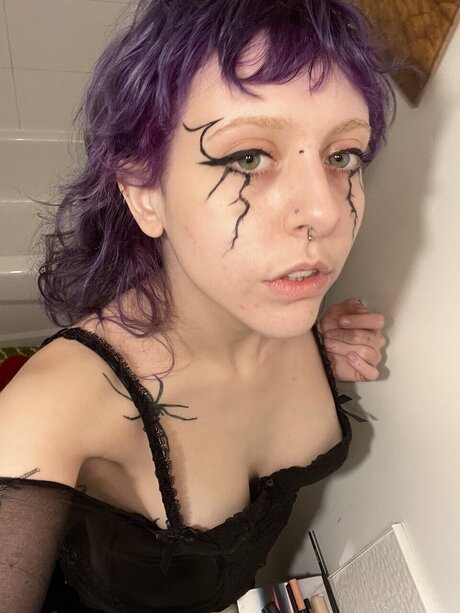 Loralie free pornstar photo