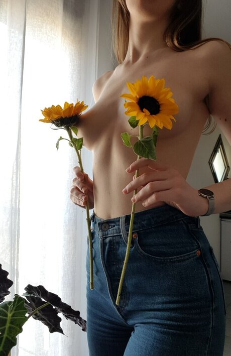 AsYourFrenchGirls model free photos