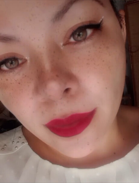 IZAVILLA xxx model pic