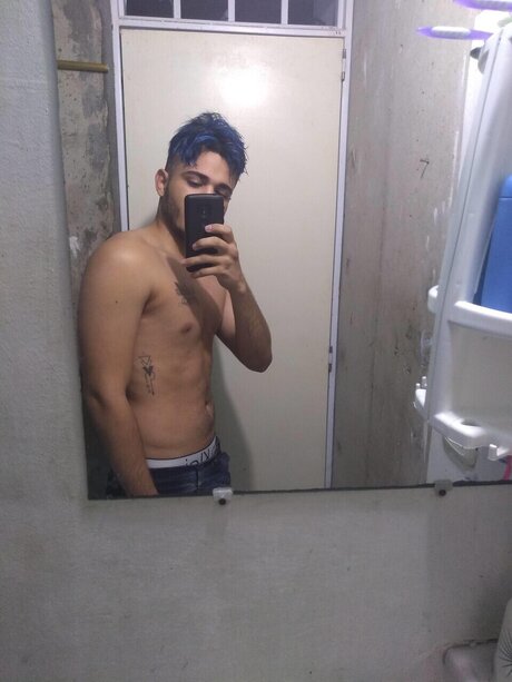 DAAP star erotic pic