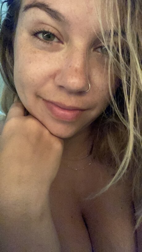 Desiree Peach_ pornographic star photo