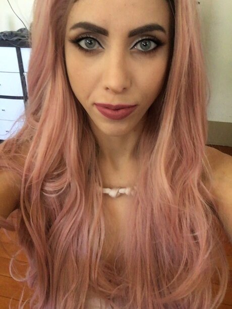 Dennisse Lynne pornstar hd pics