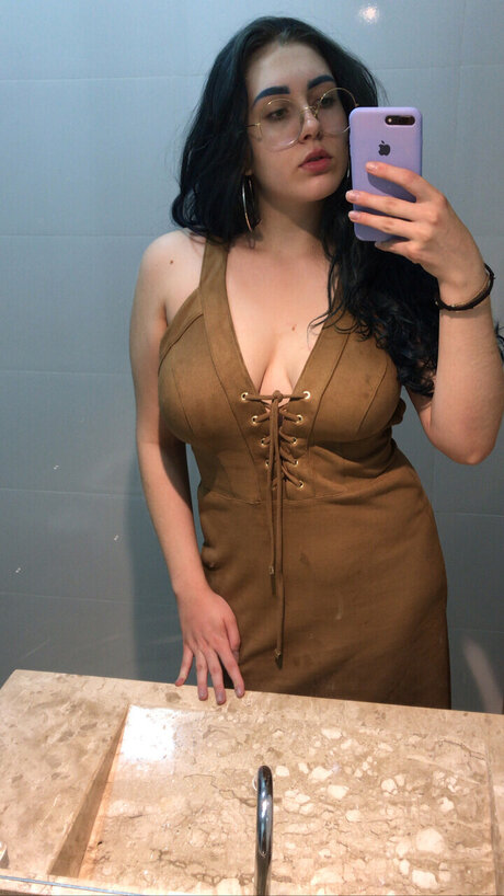 Tessa Moon nudes model image