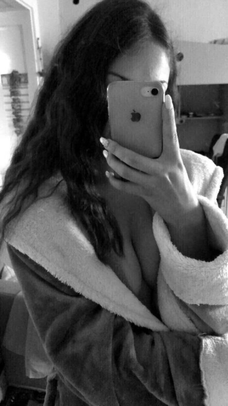 Luna Olivia art star picture