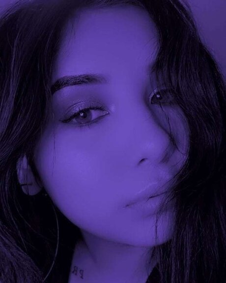 Raine beautiful model pic