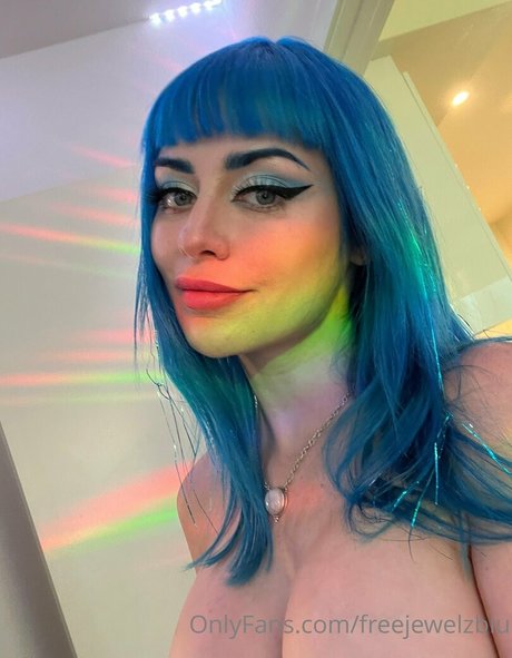 freejewelzblu perfect actress image