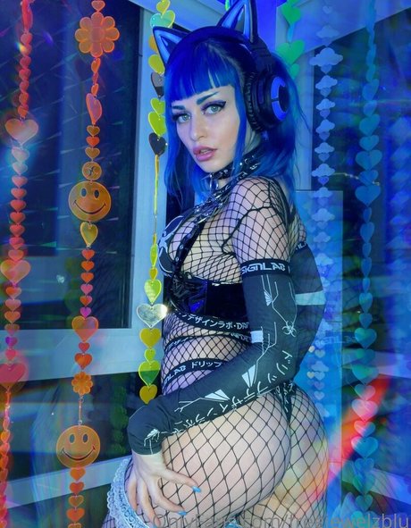 freejewelzblu porn actress gallery