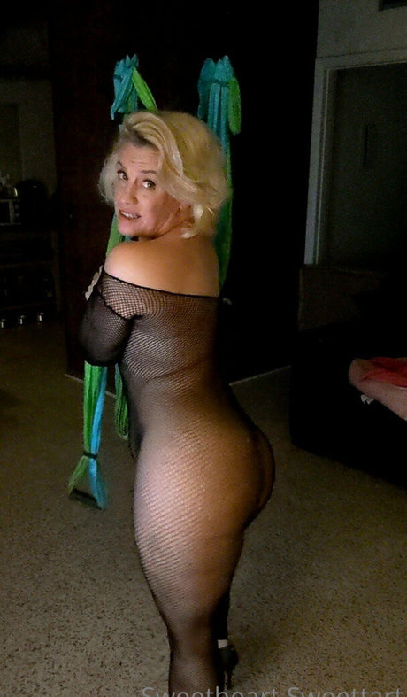 big tits mom onlyfans free porn image