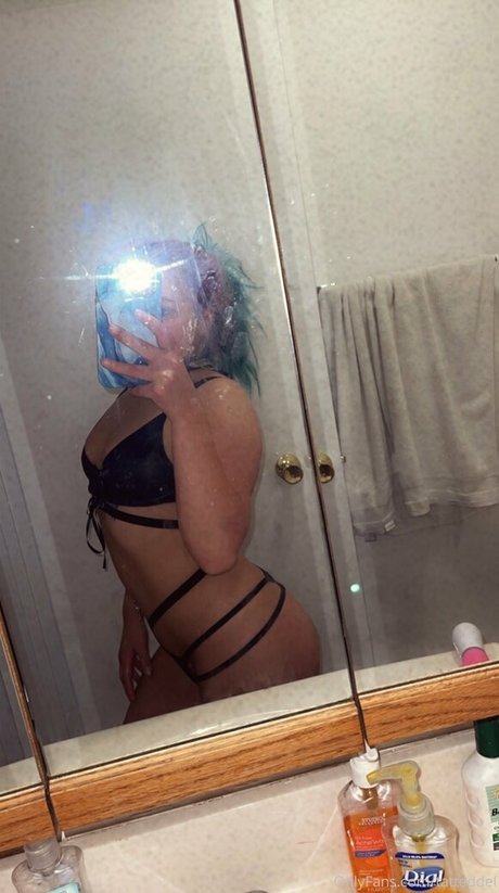 tatteddel naked pornstar pic