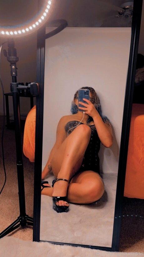 tatteddel star hot pic