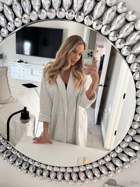 emmahixofficial free actress photos