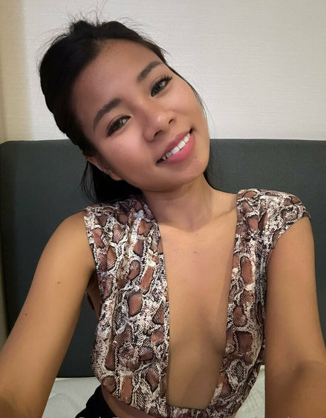 petiteasianchaya Profile Photo