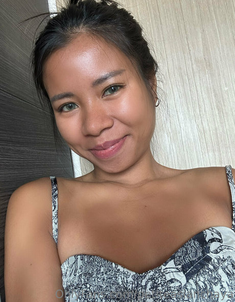 petiteasianchaya porn model photos