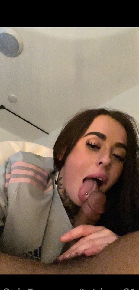 tat iana21 nude pornstar pictures