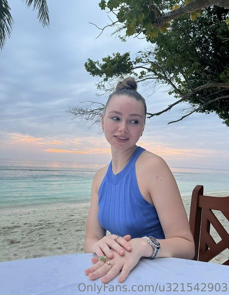 whitewee model high quality archive