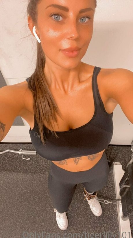 tigerlilly007 naked actress pics