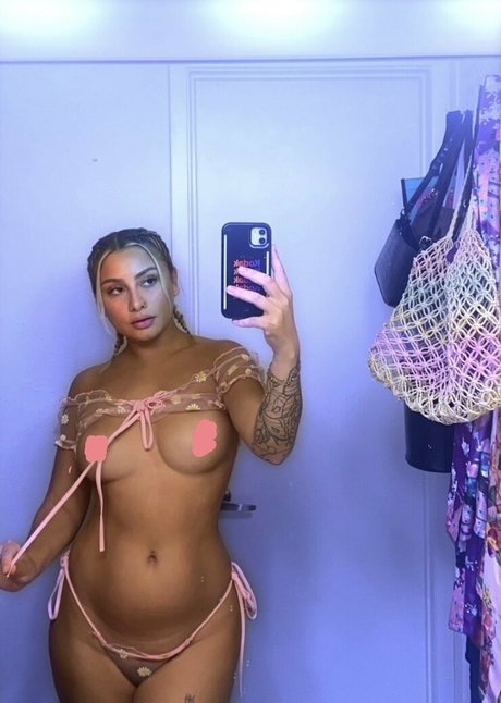 butterflybbyx pornographic model picture