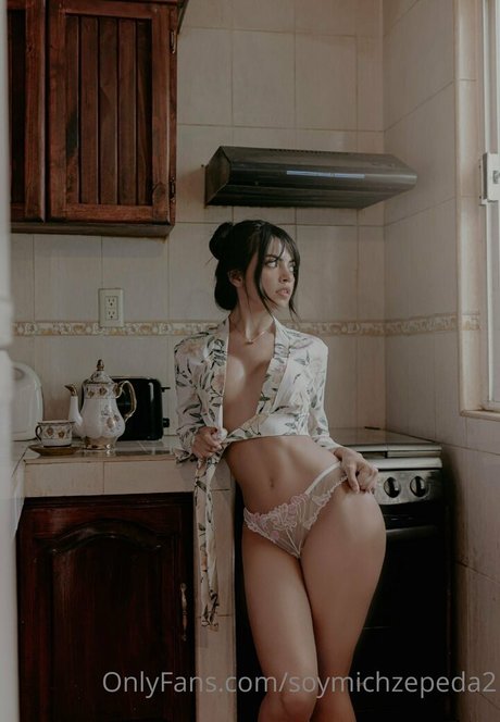 badmiich star naked img