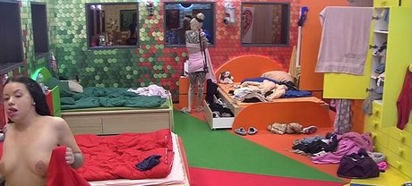 Valo Vilag model nude picture