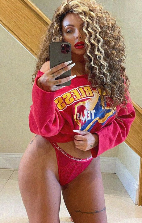 Jesy Nelson star erotic pics