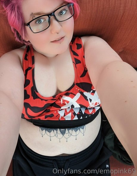 emopink69 model sexy picture