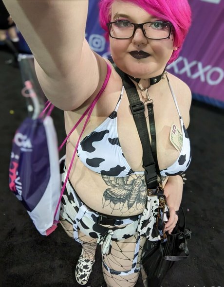 emopink69 model sexy pics