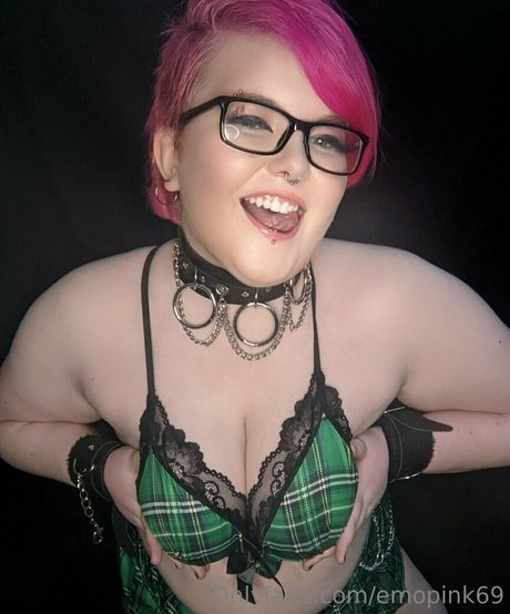 emopink69 hot actress pictures