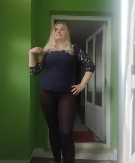 Dejana Savi star perfect image