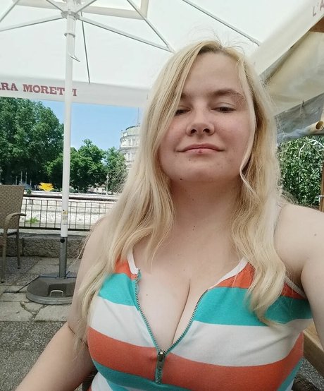 Dejana Savi art star photo