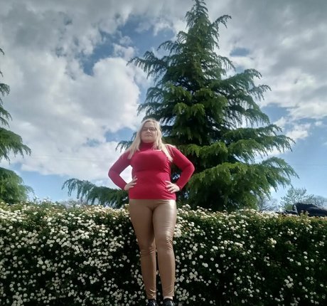 Dejana Savi pretty model photos