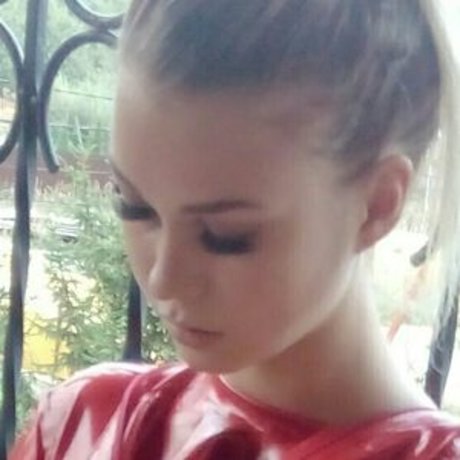 Wrapashouse model sex picture