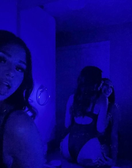 luxuraa model nude photos