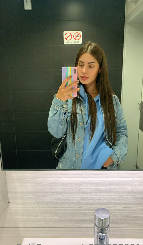 Nicoletta top model hd archive