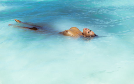 Elizabeth Chevalier art model pic