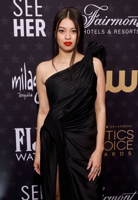 Amber Midthunder Profile Photo