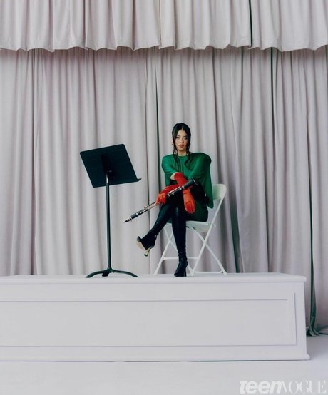 Amber Midthunder beautiful star pic