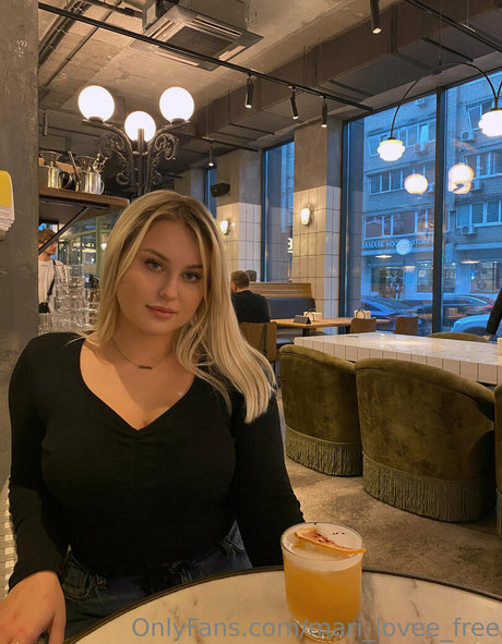 fluffy bun nudes star img