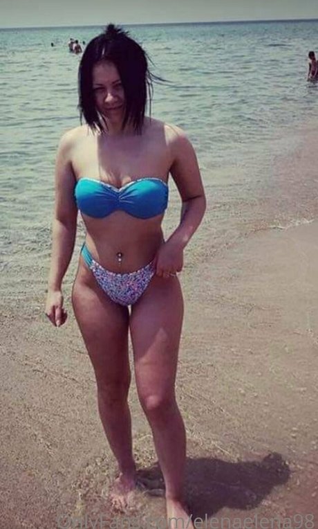 senzuallover98 nude model pic