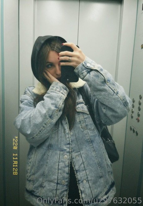 skinny milf onlyfans hot image