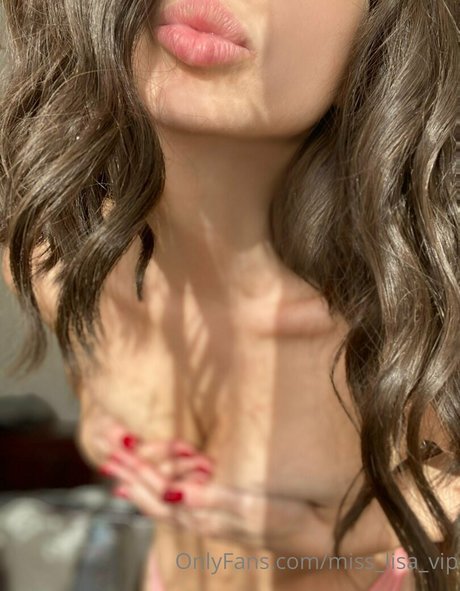 miss lisa vip adult model photo