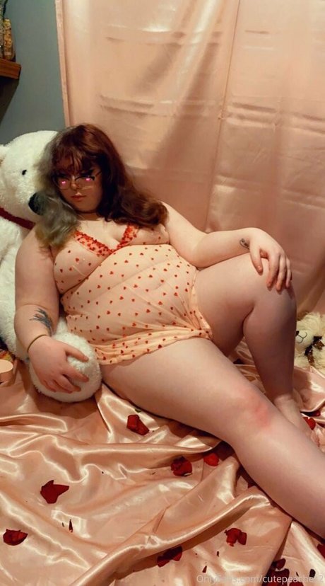 cutepeaches2 model exclusive image