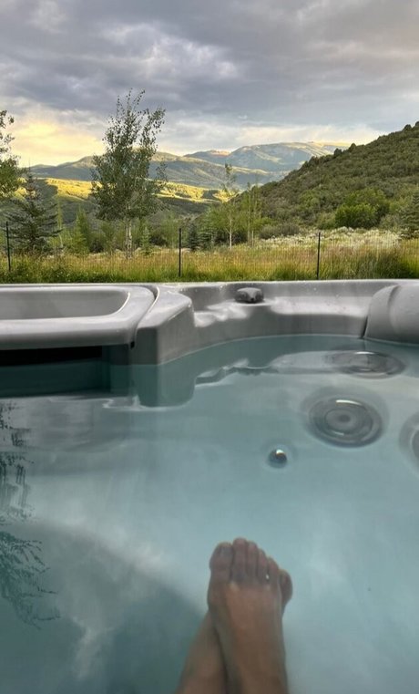 Jennifer Holland xxx model pic