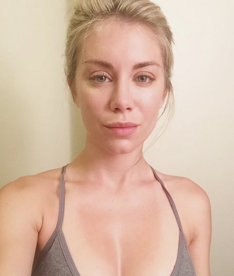 Jennifer Holland star nude image