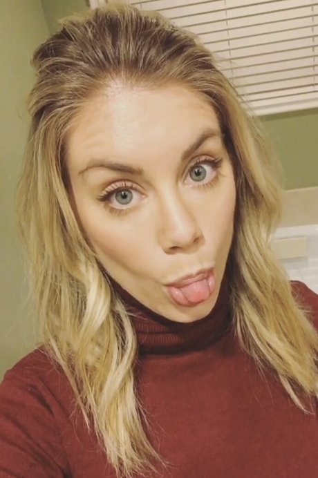 Jennifer Holland hd star img