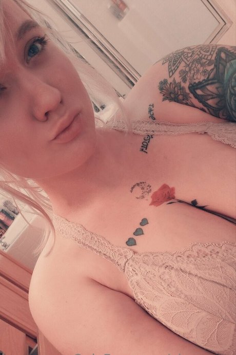 elanorose naked pornstar image