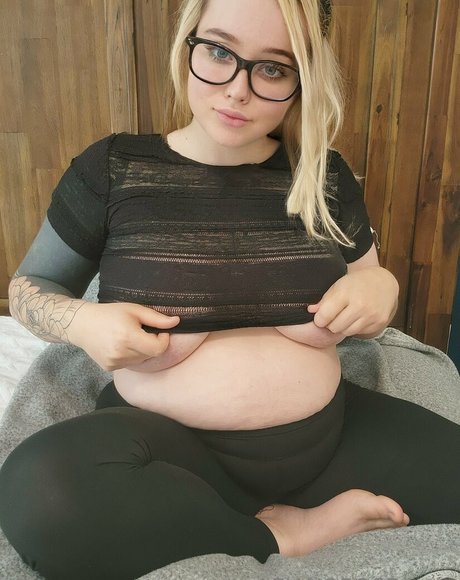 elanorose model exclusive img