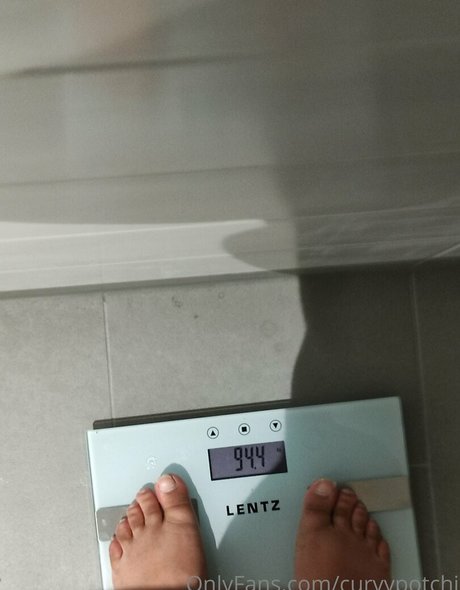 curvypotchi model erotic image