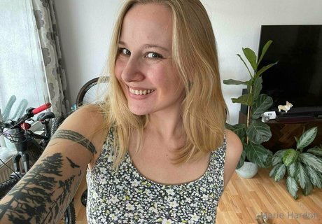 mariehardon hd actress pic