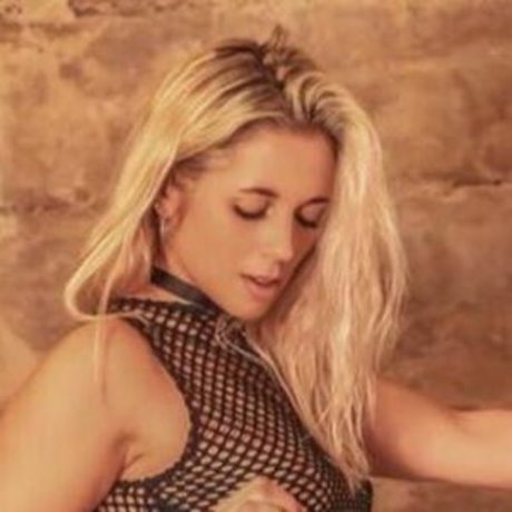 Sarah Burdy naked actress photo