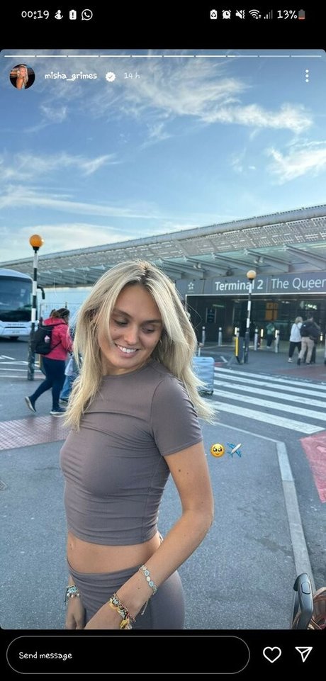 hairy armpits onlyfans pretty pic